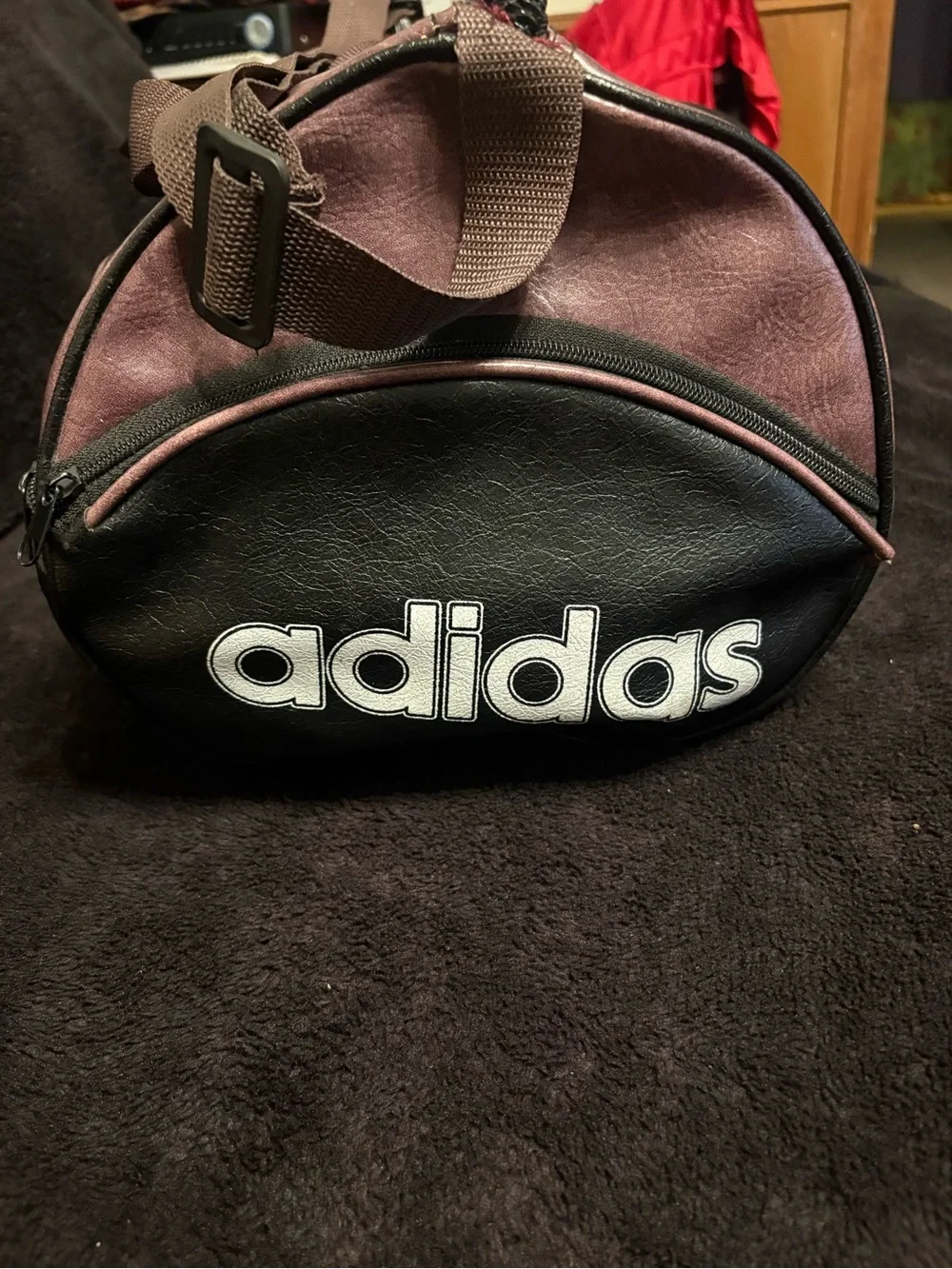 Adidas vintage 80s leather duffle bag 20”L x 10”W x 10”H Fair condition